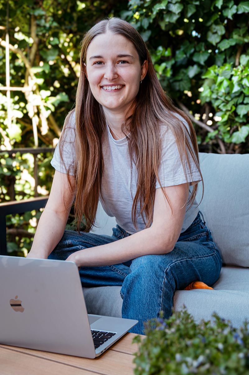 Helen als Webdesignerin und Grafikdesignerin
